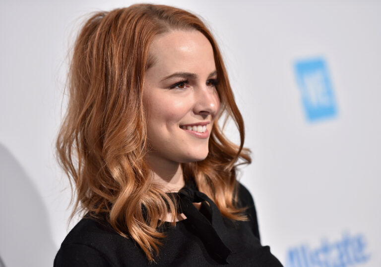 Bridgit Mendlers Vermögen: Die glänzende finanzielle Zukunft des Disney-Stars Bridgit Mendler