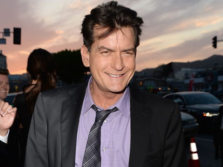Lebt Charlie Sheen im Jahr 2023 noch? Entdecken Sie die Wahrheit hinter den Gerüchten Charlie Sheen