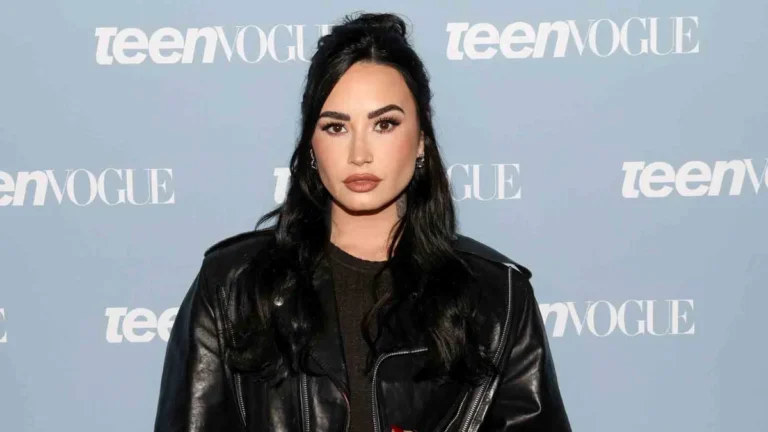 Demi Lovato jetzt 2023: Alter, Biografie + Sängerin/Schauspielerin präsentiert sich in einem neuen Musikvideo sensationell demi lovato