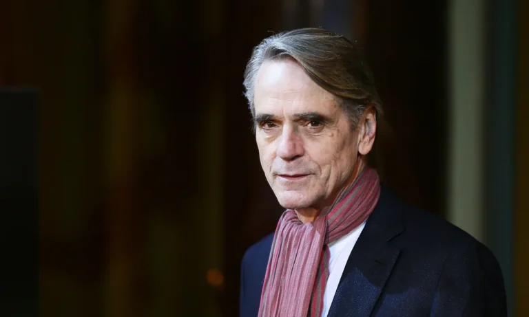 Jeremy Irons Bio, Wiki, Alter, Größe, Ausbildung, Vermögen, Familie und mehr jeremy irons