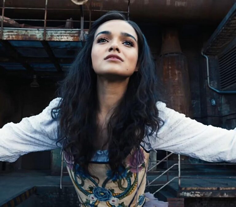 Lucy Gray Baird erklärt: Die Geschichte der Hunger Games, Beziehungen und wer sie spielt lucy gray baird