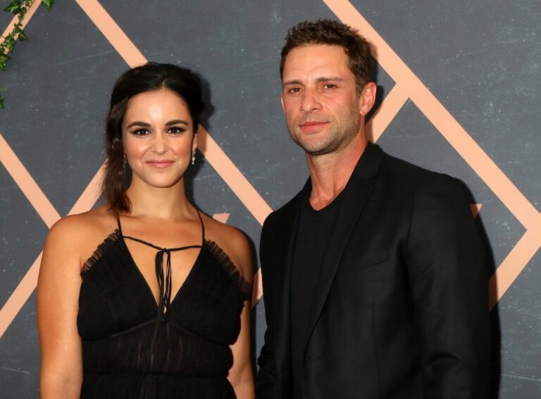 David Fumero, bekannt aus der Serie „One Life to Live“, gibt zu, dass seine Kindheit stressig war: „Sie haben mir ständig das Hemd ausgezogen.“ david fumero