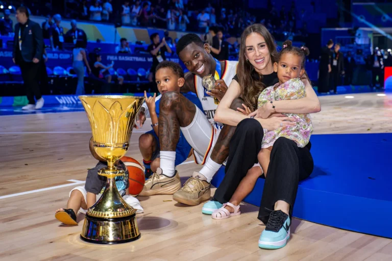 Dennis Schröder Frau: Ellen, Hochzeit und ihre drei Kinder dennis schröder frau